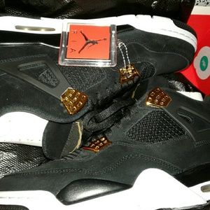 Jordan 4s royalty