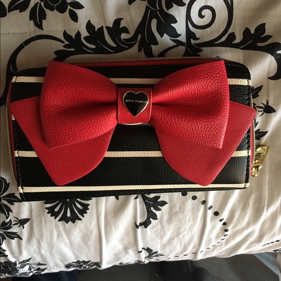 Betsey Johnson Handbags - BRAND NEW Betsey Johnson wallet