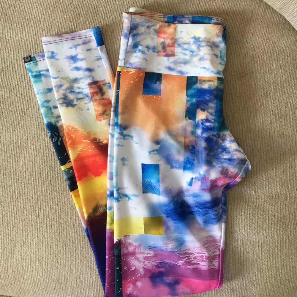 NWT Onzie leggings S/M