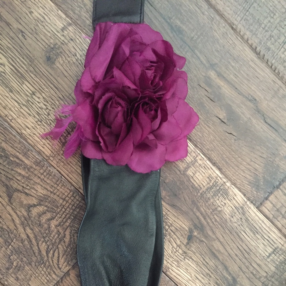 Flower stretch belt 🌸☂️White House Black Market