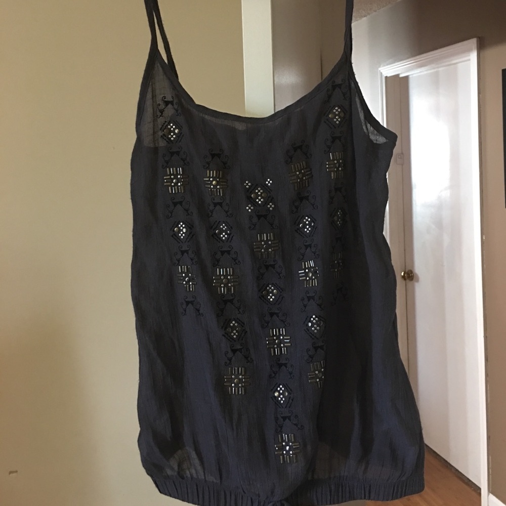 Tank top adjustable straps with bottom that ties