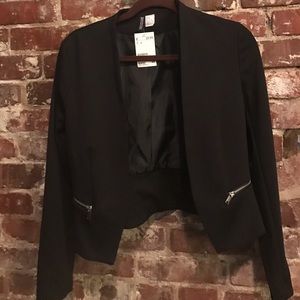 NWT Black H&M Cropped Blazer