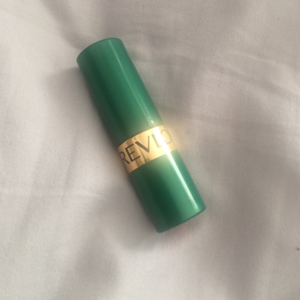 Revlon Lipstick in #575 Love That Pink