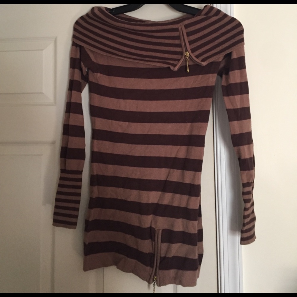 Off the shoulder long sleeved shirt