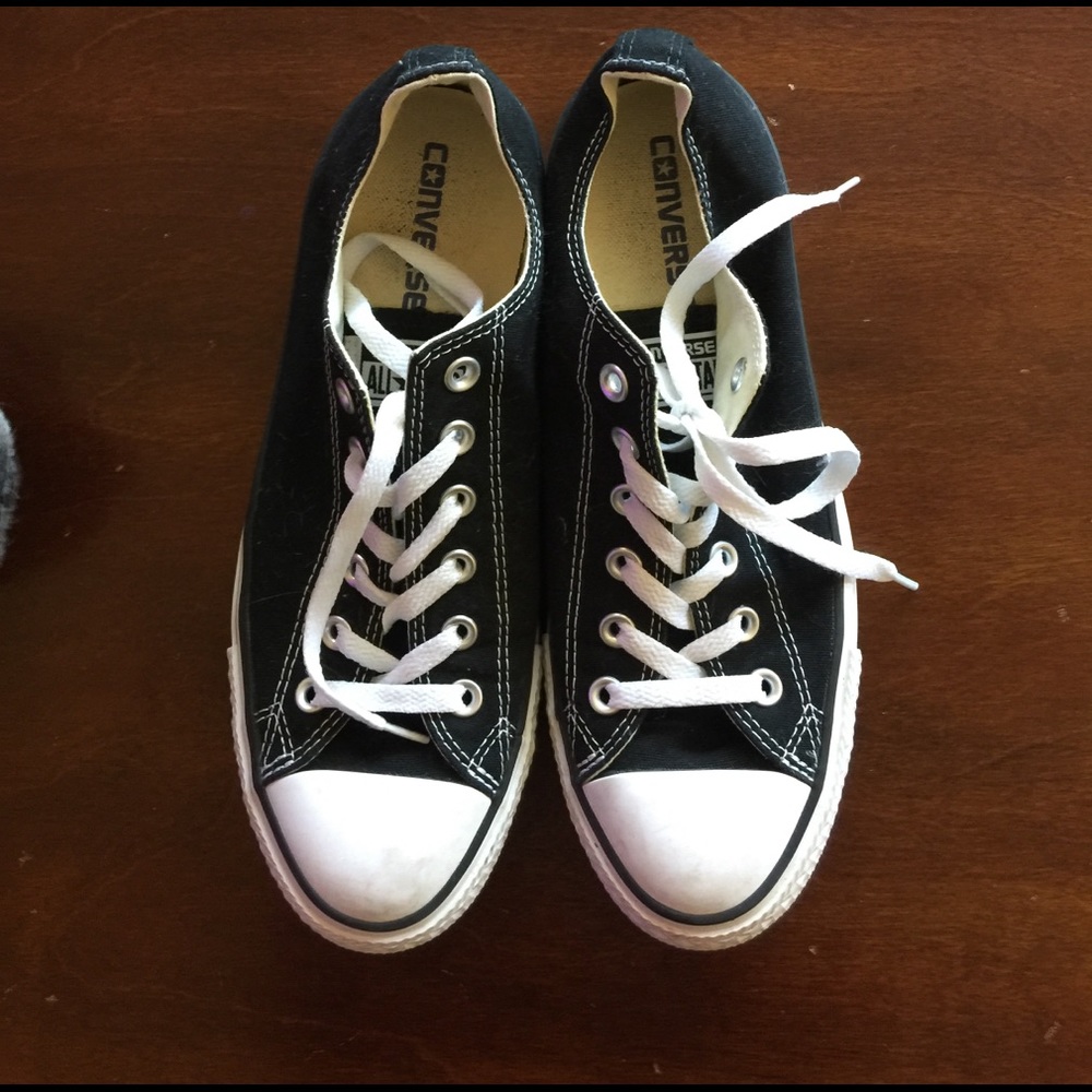 Black converse sneakers