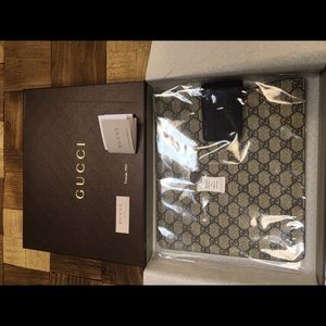 Authentic NWT Gucci IPad 4 or Air 2 case