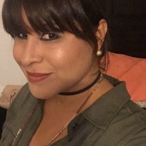 Meet your Posher, Alma yasmin