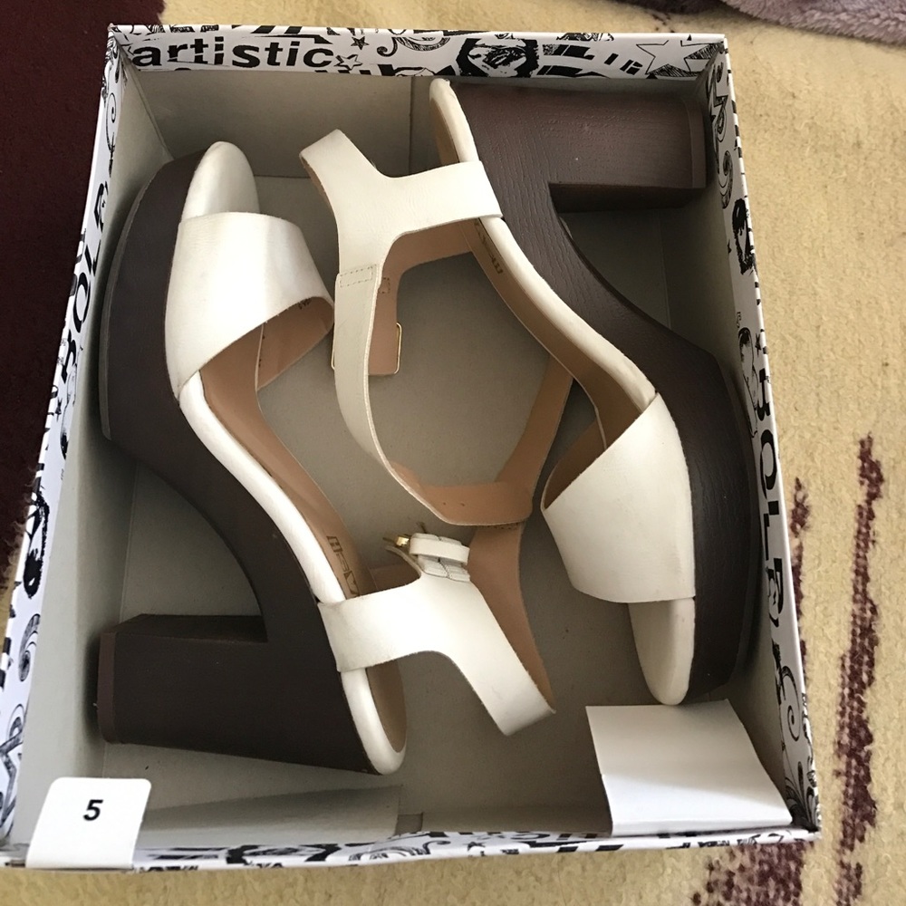 Small heels
