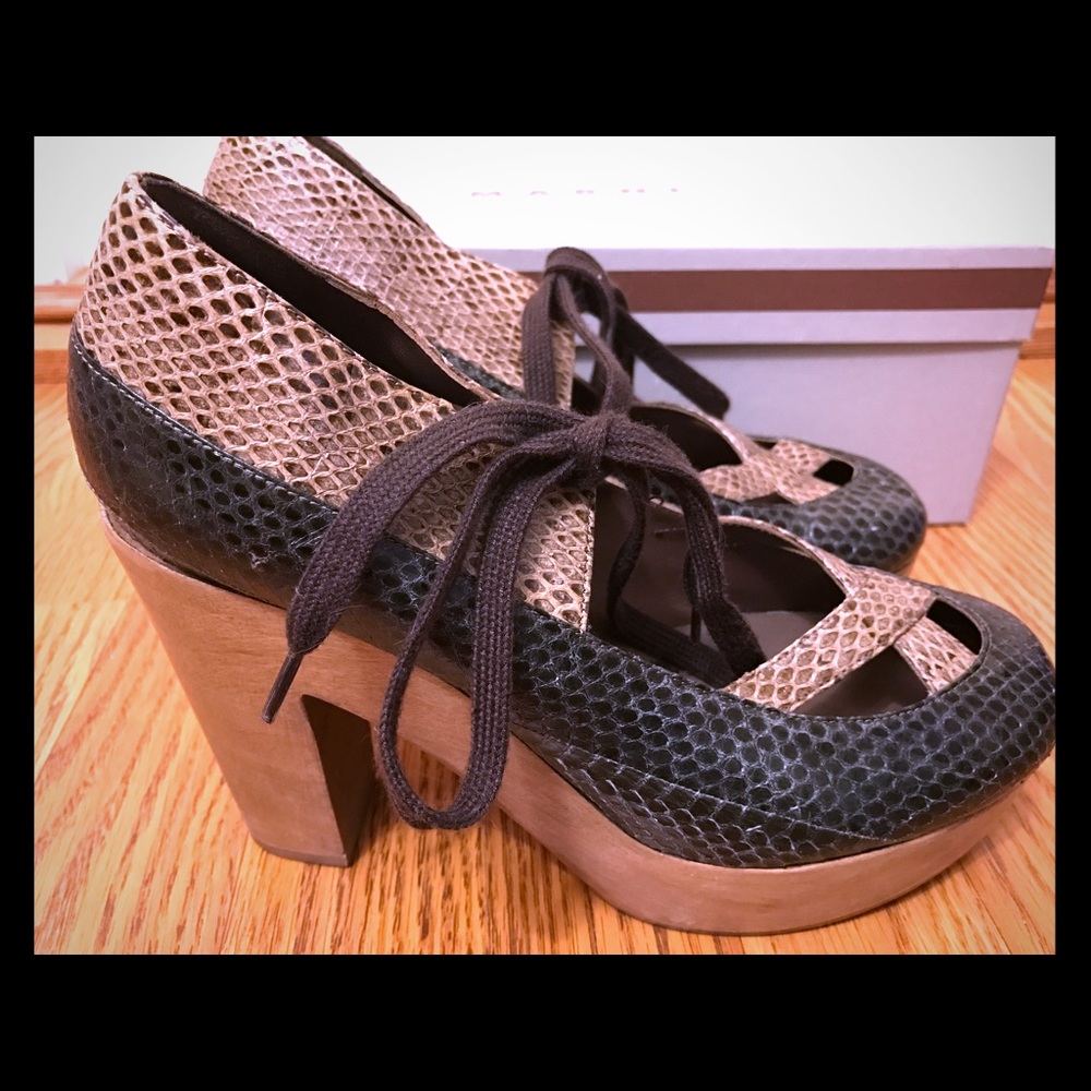 Marni! Size 37! Python and natural wood Mary Jane!