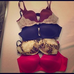 Victoria Secret Bras! (Brand New never worn!)
