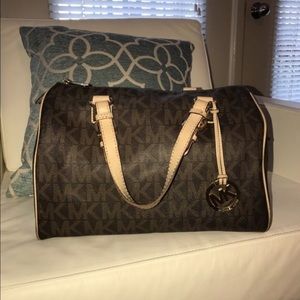 Michael kors satchel
