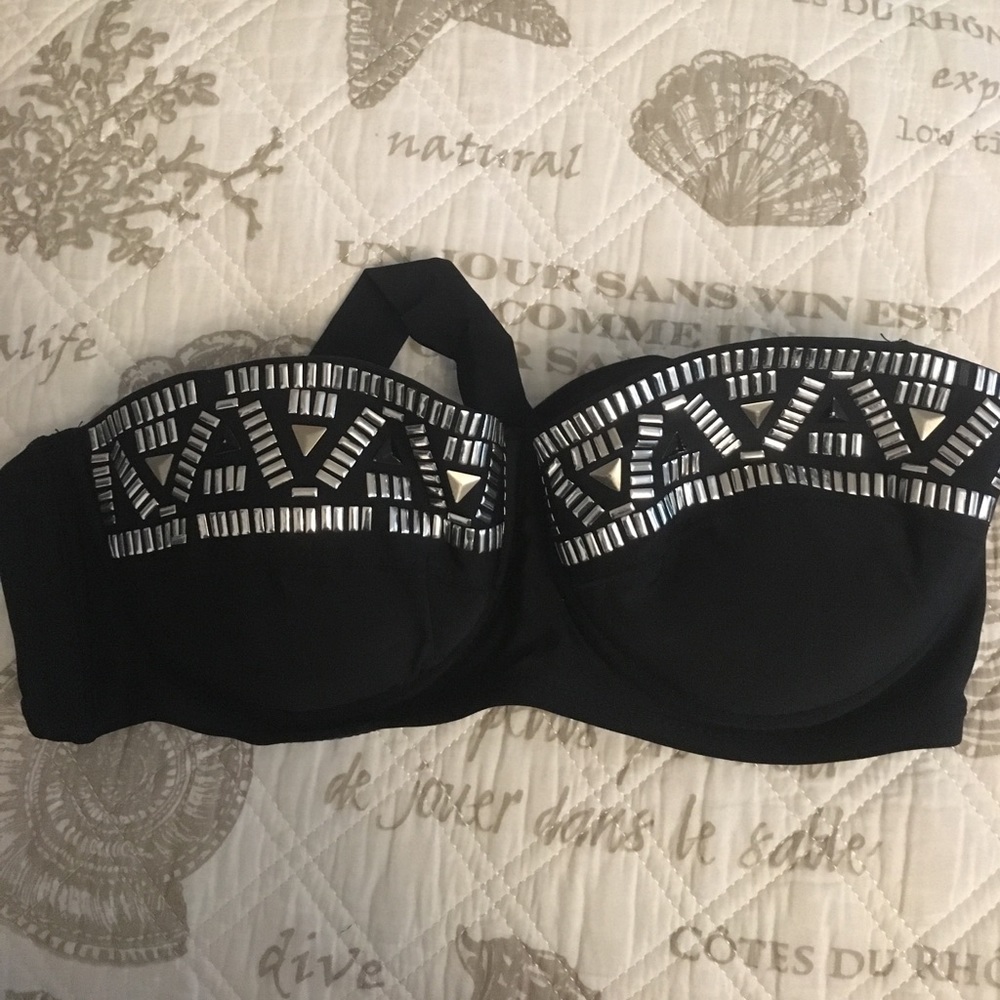 Strapless studded bikini top