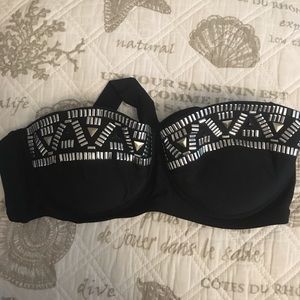 Strapless studded bikini top