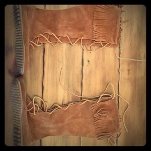 Minnetonka Lace Up Moccasin Boots