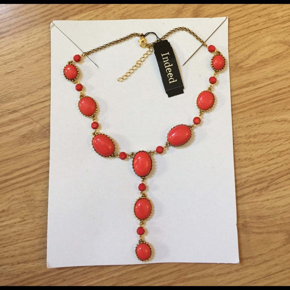 Super cute statement necklace!