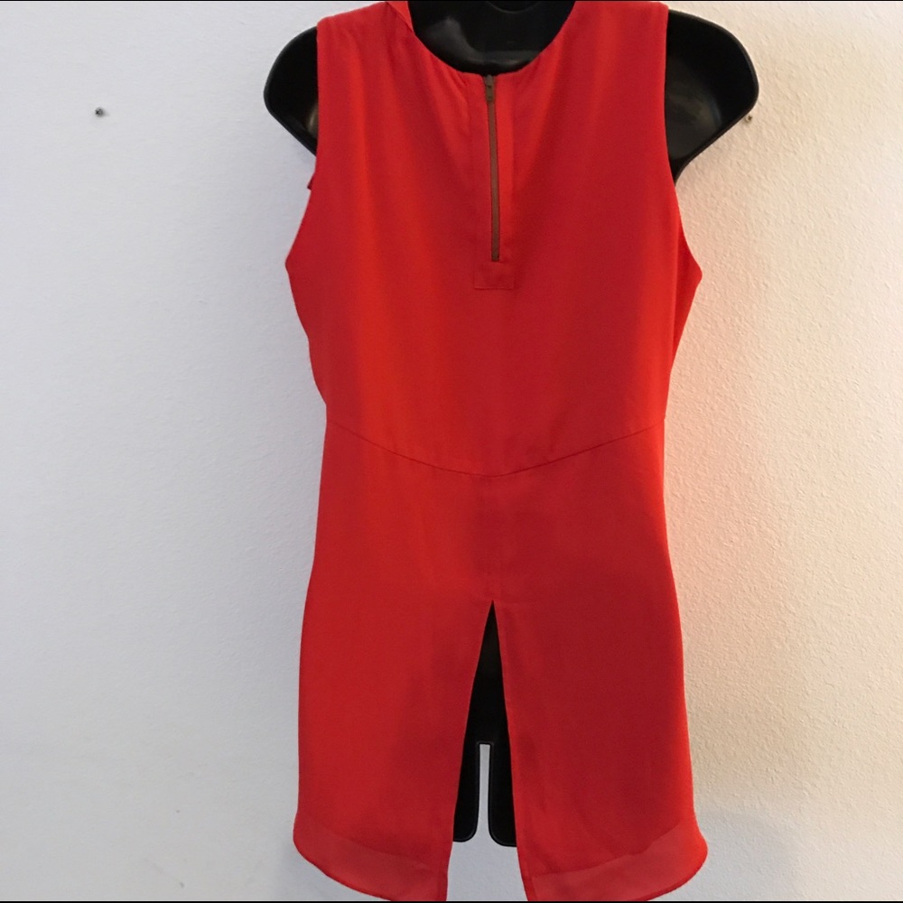 Kenneth Cole- sleeveless,ruffle front, super chic. - Picture 2 of 4