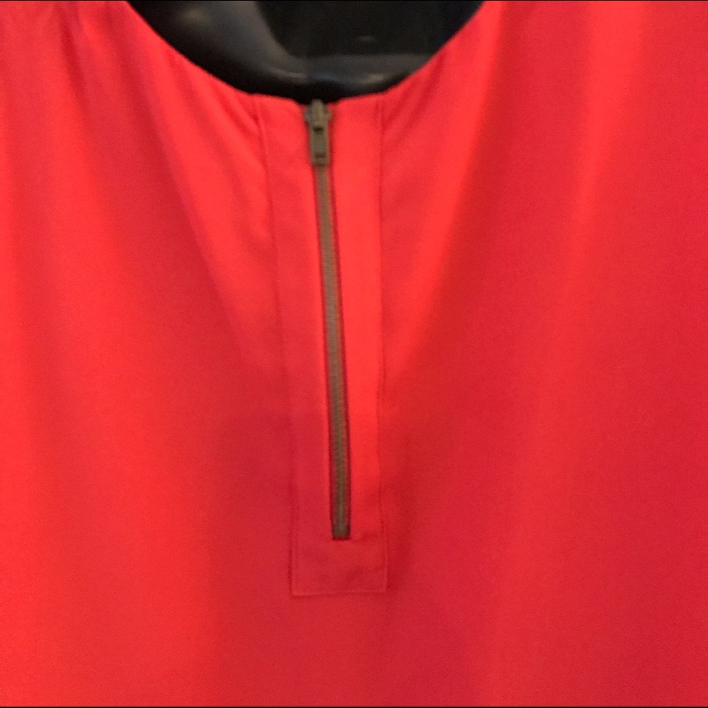 Kenneth Cole- sleeveless,ruffle front, super chic. - Picture 3 of 4