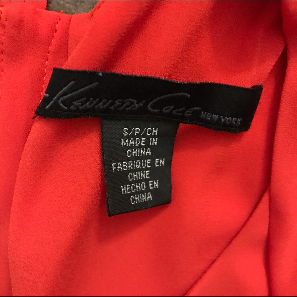 Kenneth Cole- sleeveless,ruffle front, super chic. - Picture 4 of 4