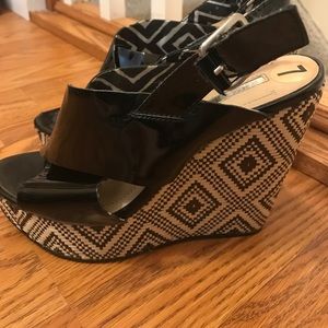 BCBGeneration Aztec inspired wedges! Size 37!