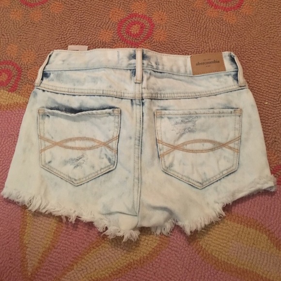 NWOT Abercrombie Shorts - Picture 2 of 2