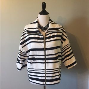 🔴Black and white striped jacket