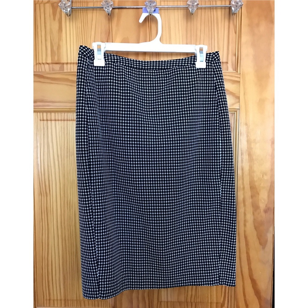 Merona Size 8 Patterned Skirt