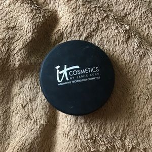 It Cosmetics powder foundation