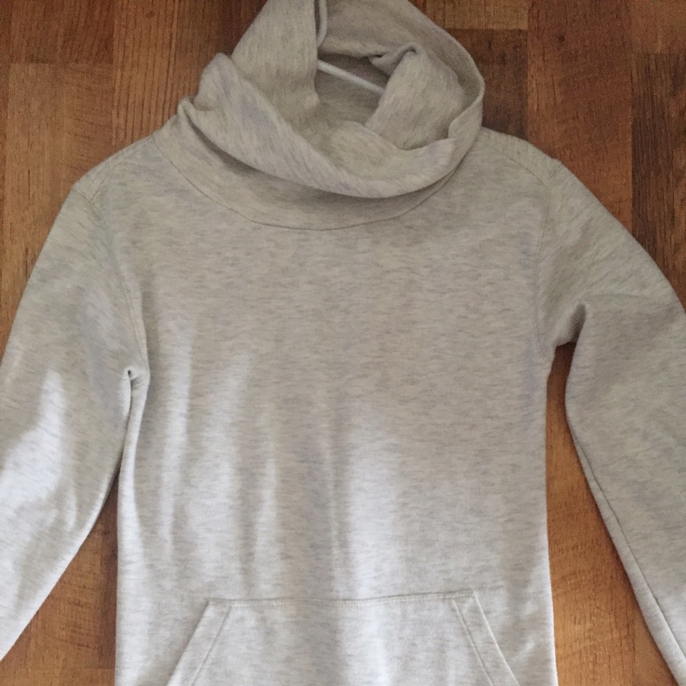 Burton dry ride pullover!