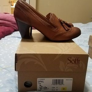 New shoes never worn !!!!