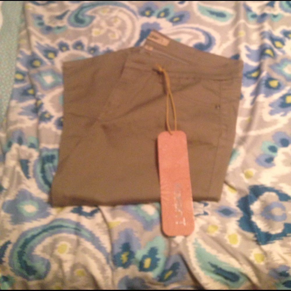 Khaki crop pants