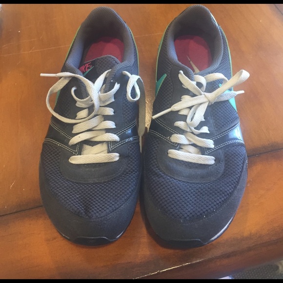 Nike - Picture 1 of 4