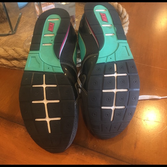 Nike - Picture 4 of 4