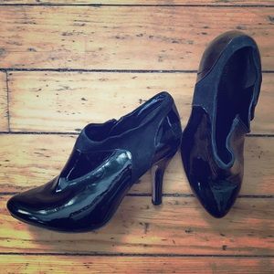 *SOLD**Paten Leather Black Bootie Heals 💋