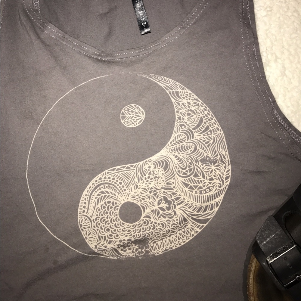 Crop Top - Picture 2 of 3