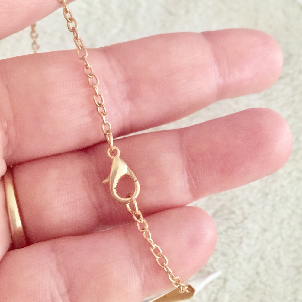 Hawaiian Pineapple Necklace. NEW!!! 🍍 - Picture 3 of 5