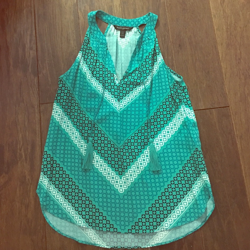 Sleeveless Tassel top