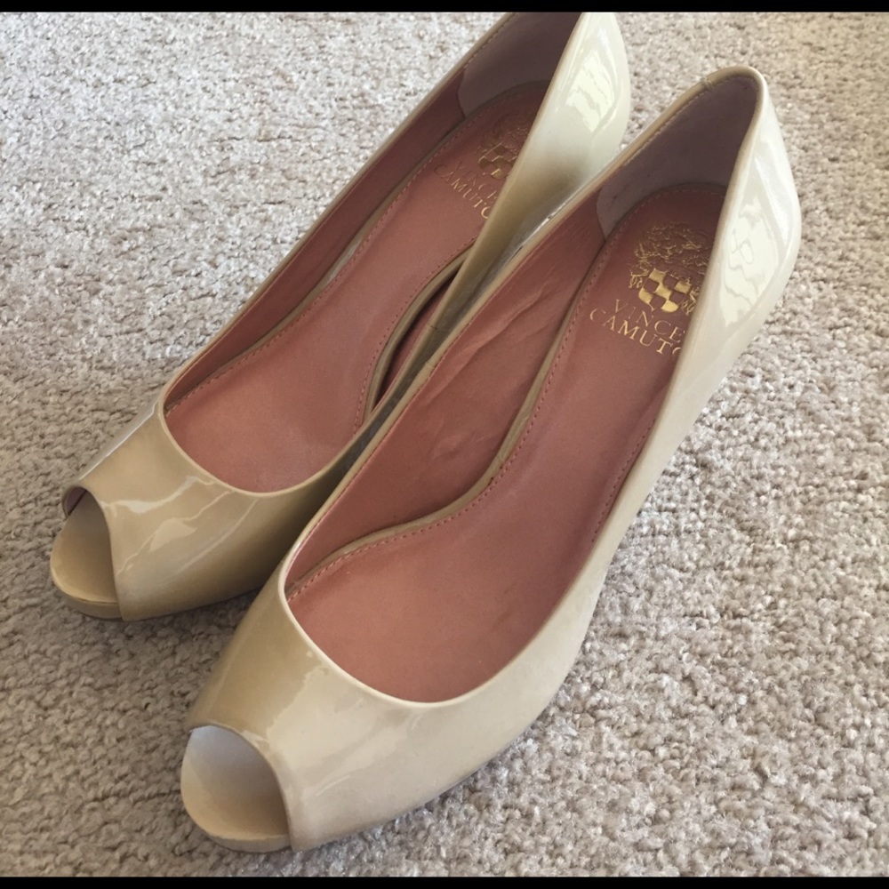 Nude Vince Camuto peep toe pumps