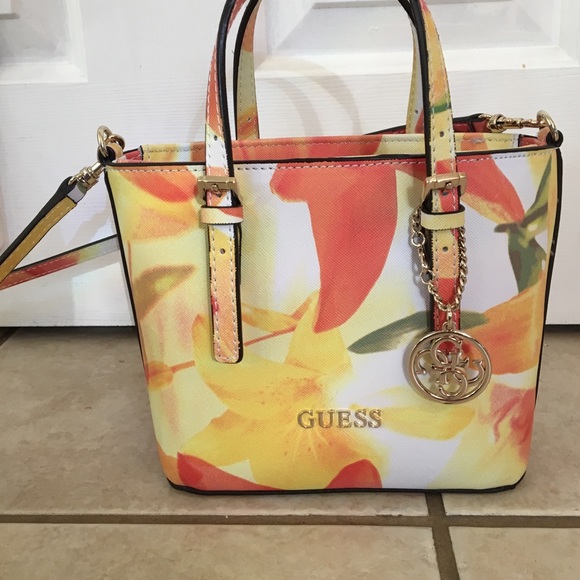 Guess mini cross body bag - Picture 2 of 4