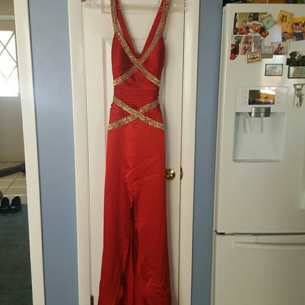 KISS KISS Prom dress