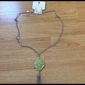 SUPER CUTE STATEMENT NECKLACE AND EARRING