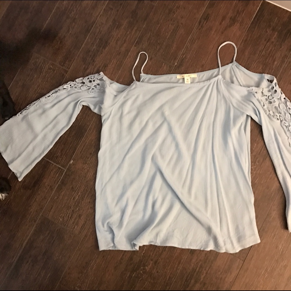 Cold shoulder gypsy top