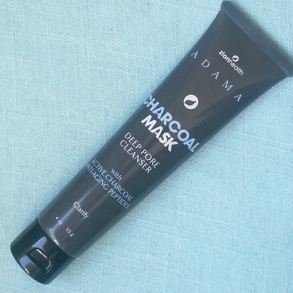 DEEP PORE CLEANSER. Vegan Activated Charcoal Mask.