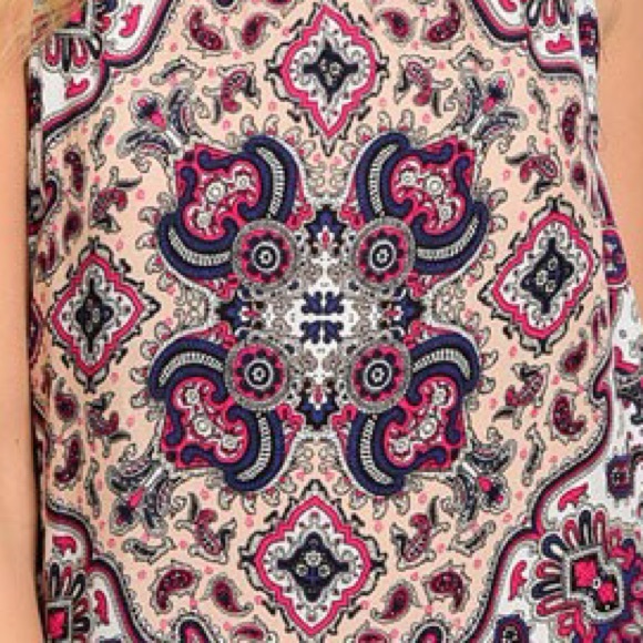 🌟SALE🌟 White Royal Print Top - Picture 3 of 5