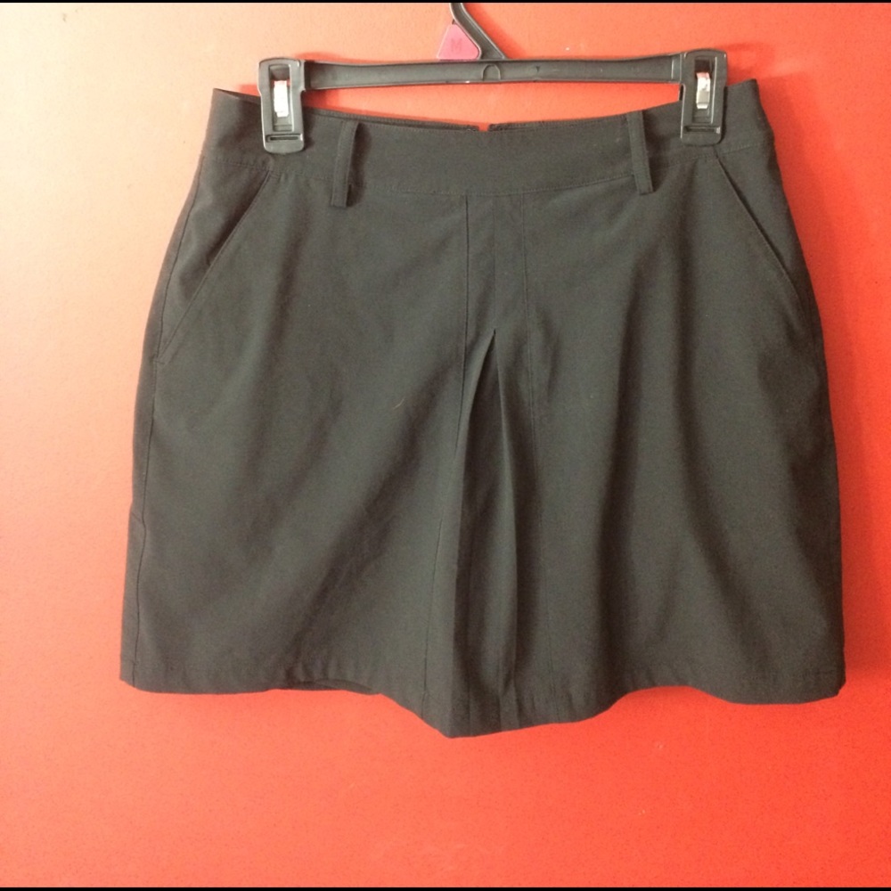 Black skort