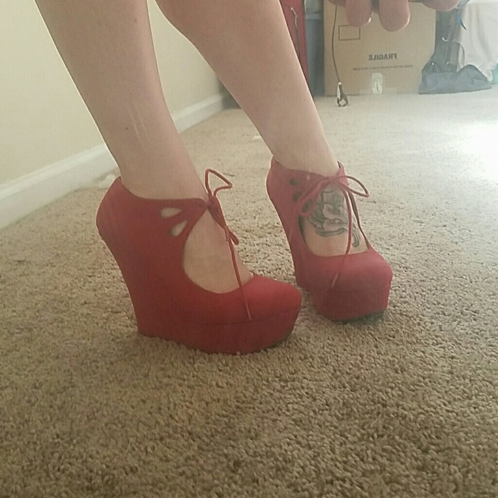 Charlotte Russe Wedges with tie close