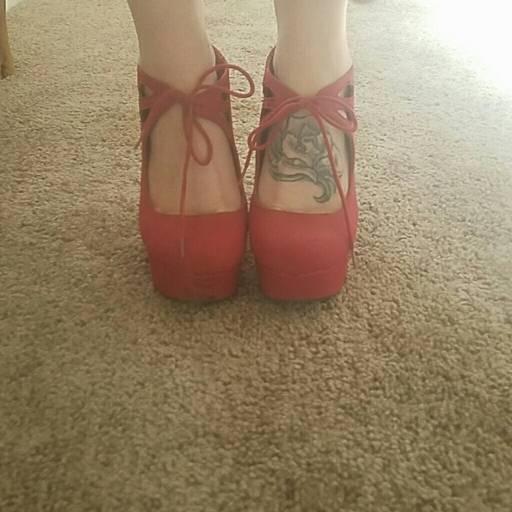 Charlotte Russe Wedges with tie close - Picture 2 of 5