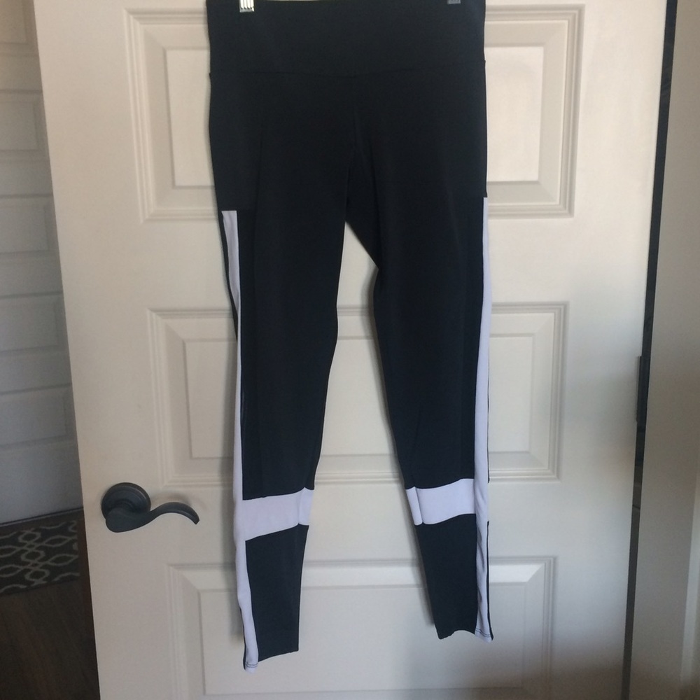 Onzie Mesh Panel Leggings