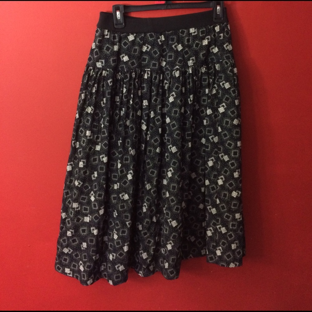Black and cream mid calf skirt