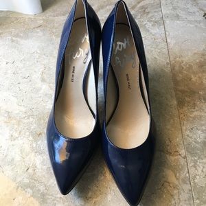 NEW - Nine West Navy Blue patent pumps Sz 8