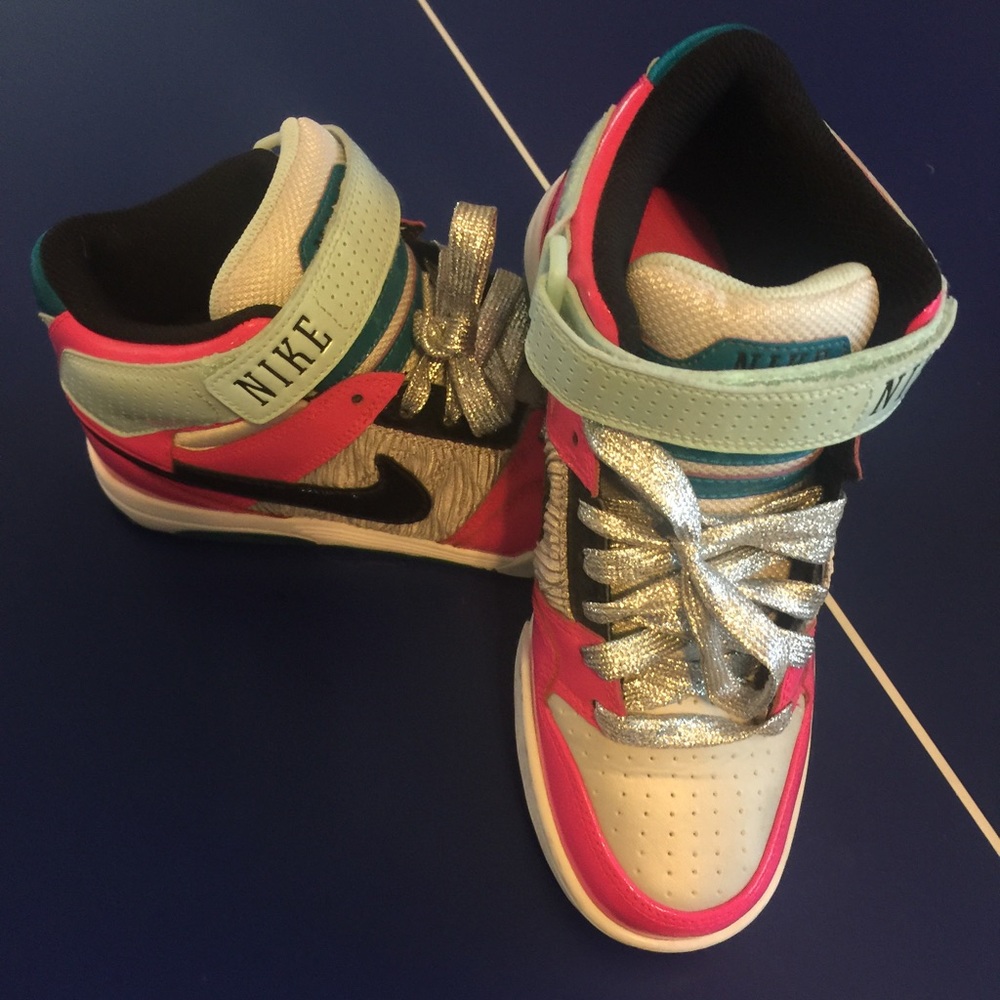 Nike.. mid top worn maybe 2 times